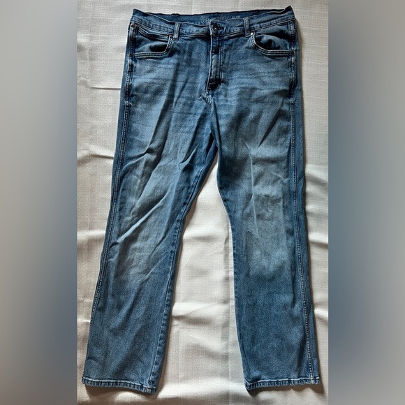 Wrangler Retro Men's Classic Slim Bootcut Jeans Size 36X32 - Picture 1 of 8
